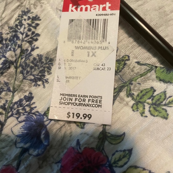 Flowy white floral print beautiful summer shirt - Picture 3 of 3